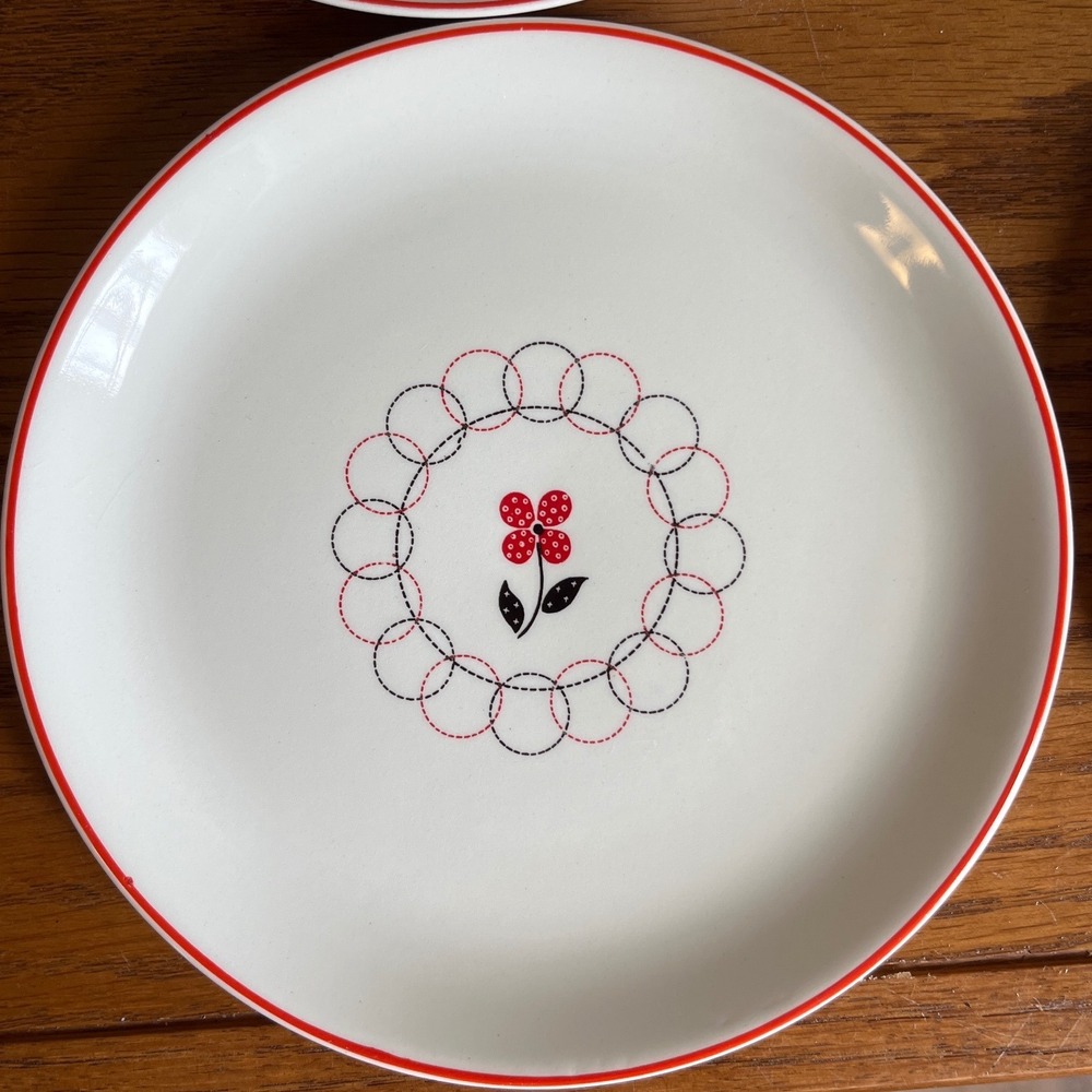 Vintage MCM Salem by Calico Salad Dessert Plates 6.25" Black Red Floral Cottage - Picture 4 of 13